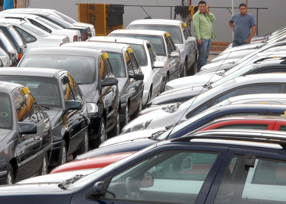 Venda de carros usados segue movimento de alta no Brasil, em 2024