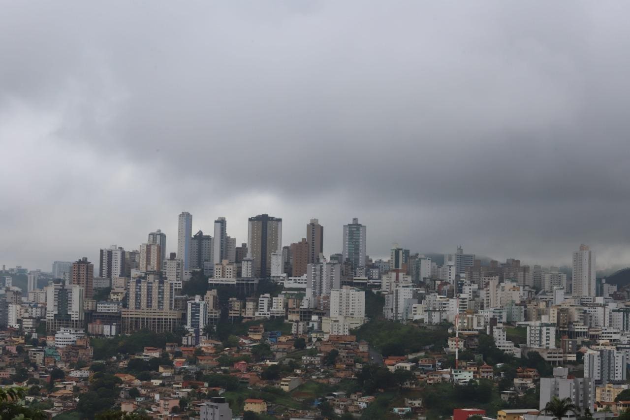 Belo Horizonte registra chuva forte nesta quarta-feira 