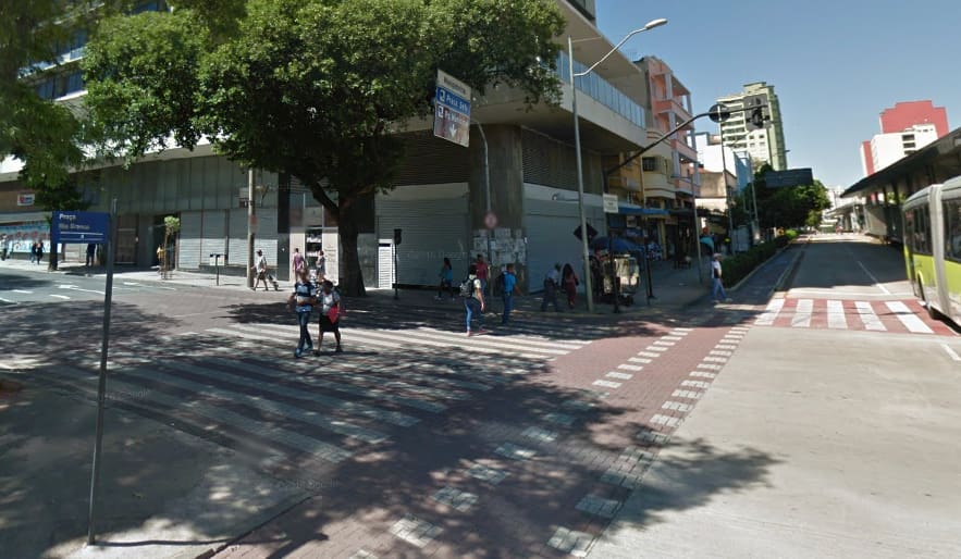 Mulher foi encontrada já sem vida pelo SAMU na rua dos Caetés