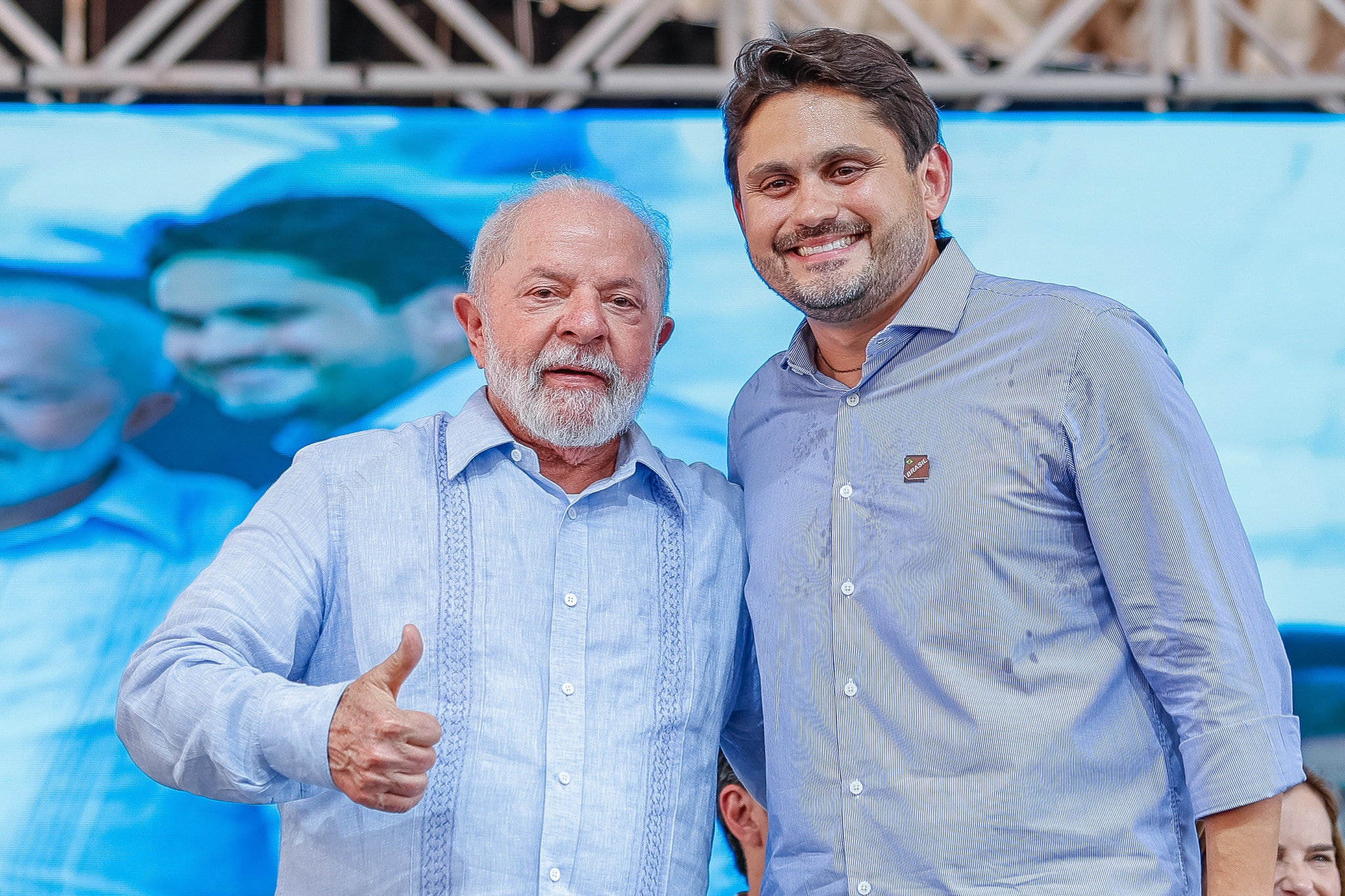 Presidente Luiz Inácio Lula da Silva e o ministro Juscelino Filho, durante cerimônia alusiva à inauguração da Infovia 01