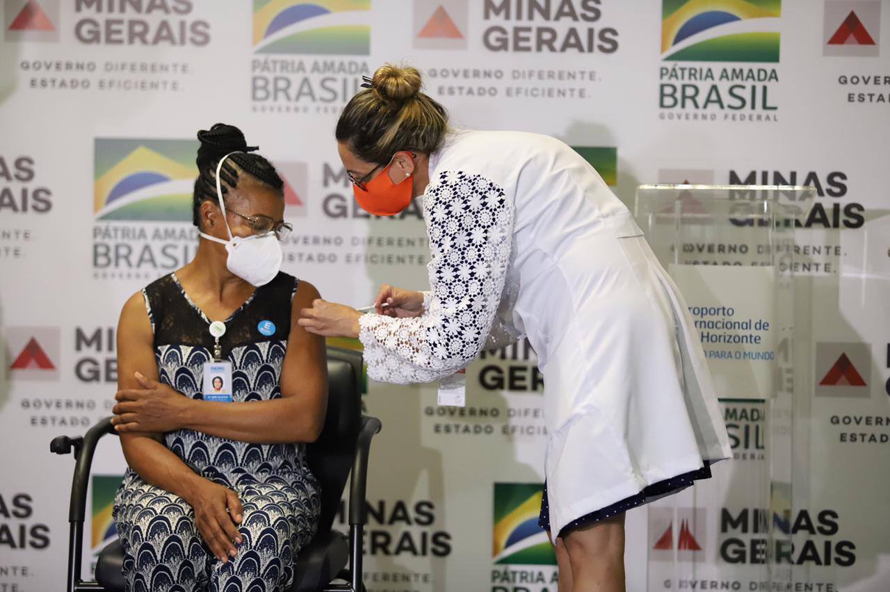Primeira vacinada contra Covid-19 de Minas Gerais