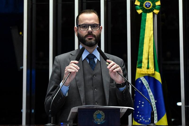 O senador Jorge Seif (PL-SC) integra a tropa de choque do ex-presidente Jair Bolsonaro (PL) no Congresso Nacional e está em seu primeiro mandato no Senado