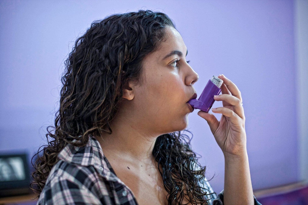 Interessa - Belo Horizonte, Mg Rinite compromete a qualidade de vida e e respons‡vel por grande numero de faltas na escola e no trabalho Na foto: Eloa , que tem rinite, bronquite e asma, quando tem crise, precisa ficar ate de cama  Fotos: Leo Fontes /