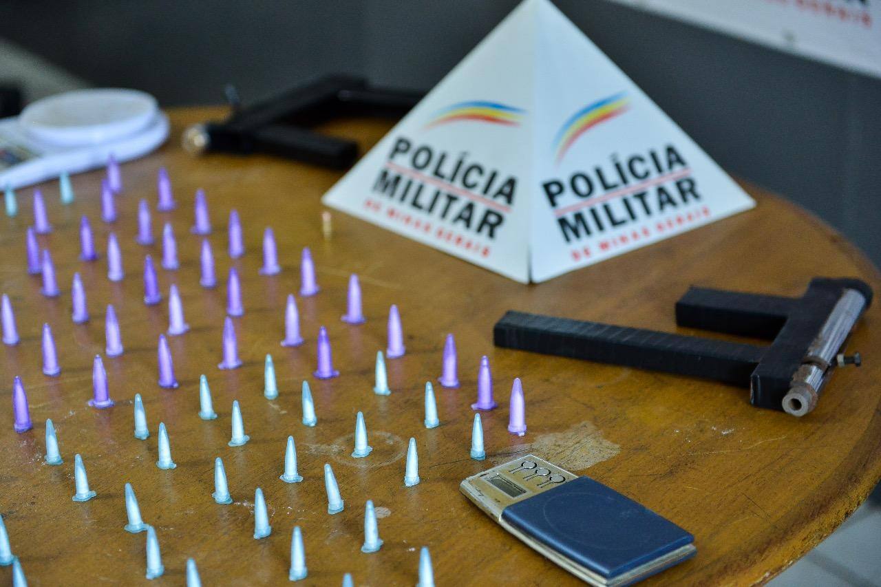 Apreendido por tráfico de drogas, adolescente diz receber R$ 400 por dia como 'avião'