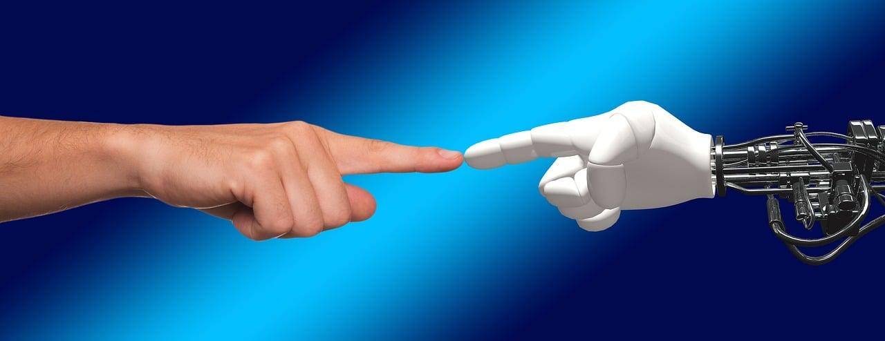 Transformações tecnológicas e geracionais afetam o mundo do trabalho e exigem requalificação