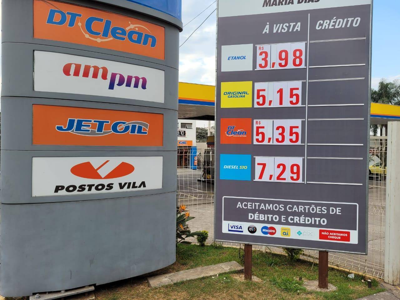 Gasolina comum é vendida entre R$ 4,98 e R$ 5,38 nos postos da Grande BH, mas maioria dos estabelecimentos trabalha com preço de R$ 5,15 por litro nesta terça (2)