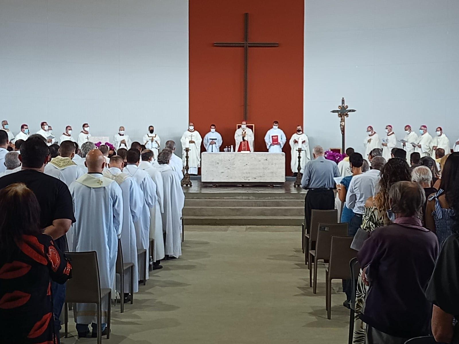 Monsenhor José Maria toma posse como bispo na catedral Cristo Rei, em BH