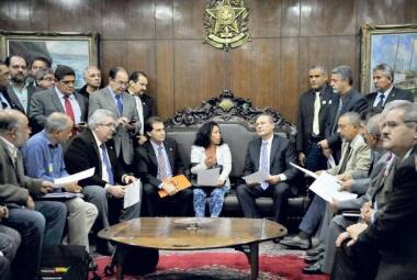 Renan Calheiros se reuniu com representantes de centrais sindicais