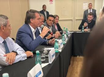 Deputados estaduais e federais almoçam com ex-presidente Bolsonaro em BH