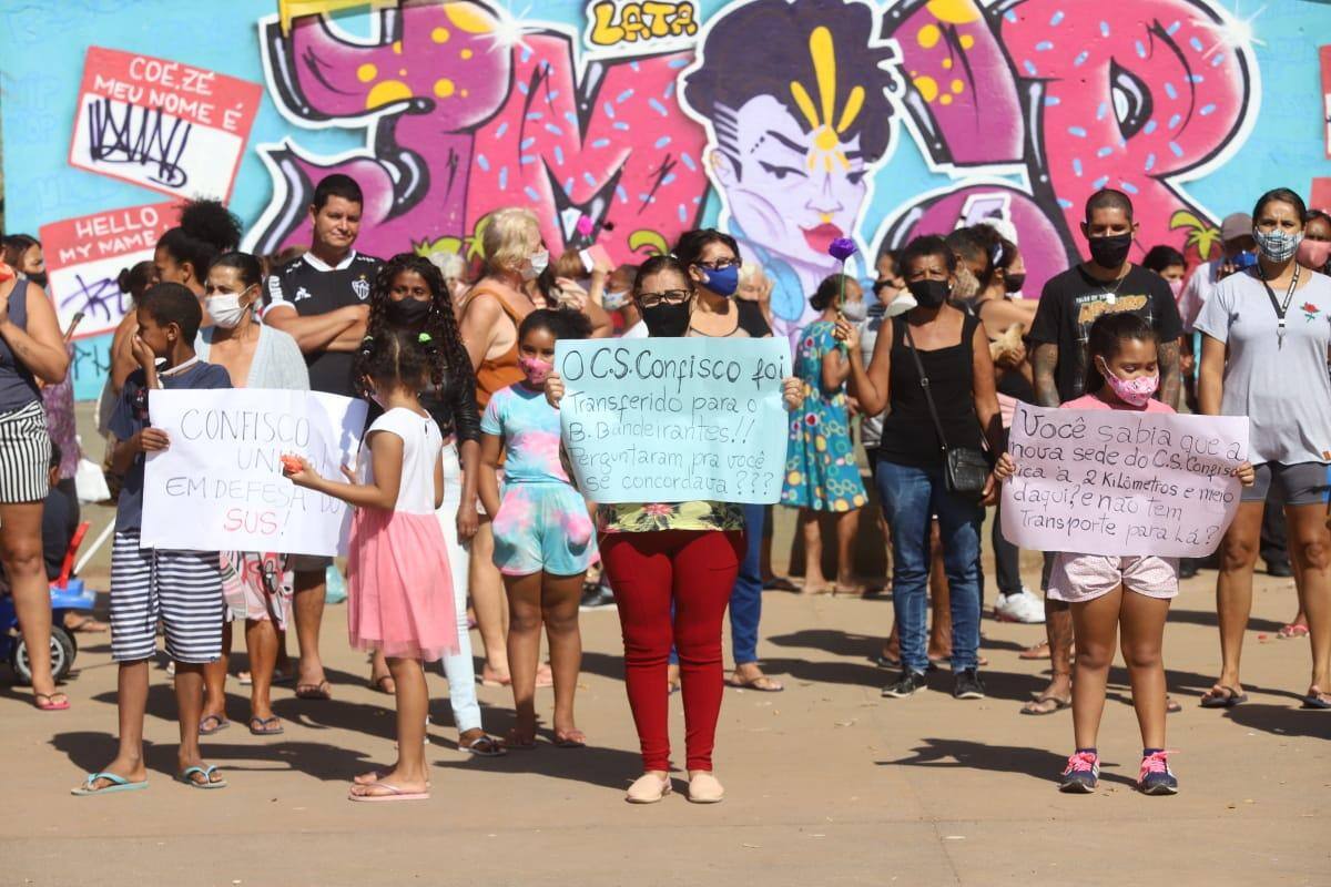 Protesto no bairro Confisco contra mudança de posto de saúde