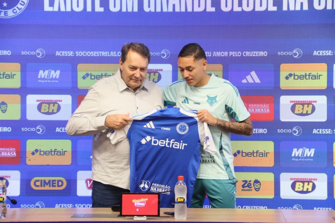 Kauã Moraes é oficialmente apresentado como reforço do Cruzeiro