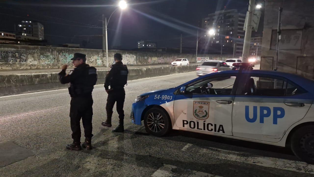 Policiais militares do Rio de Janeiro durante operação na capital