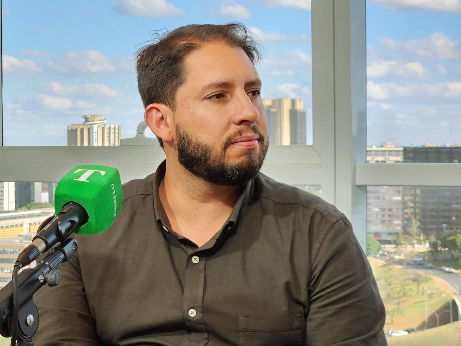 Na imagem, o secretário-executivo do Ministério da Cultura, Márcio Tavares, durante entrevista ao portal O TEMPO Brasília, em 02 de junho de 2023