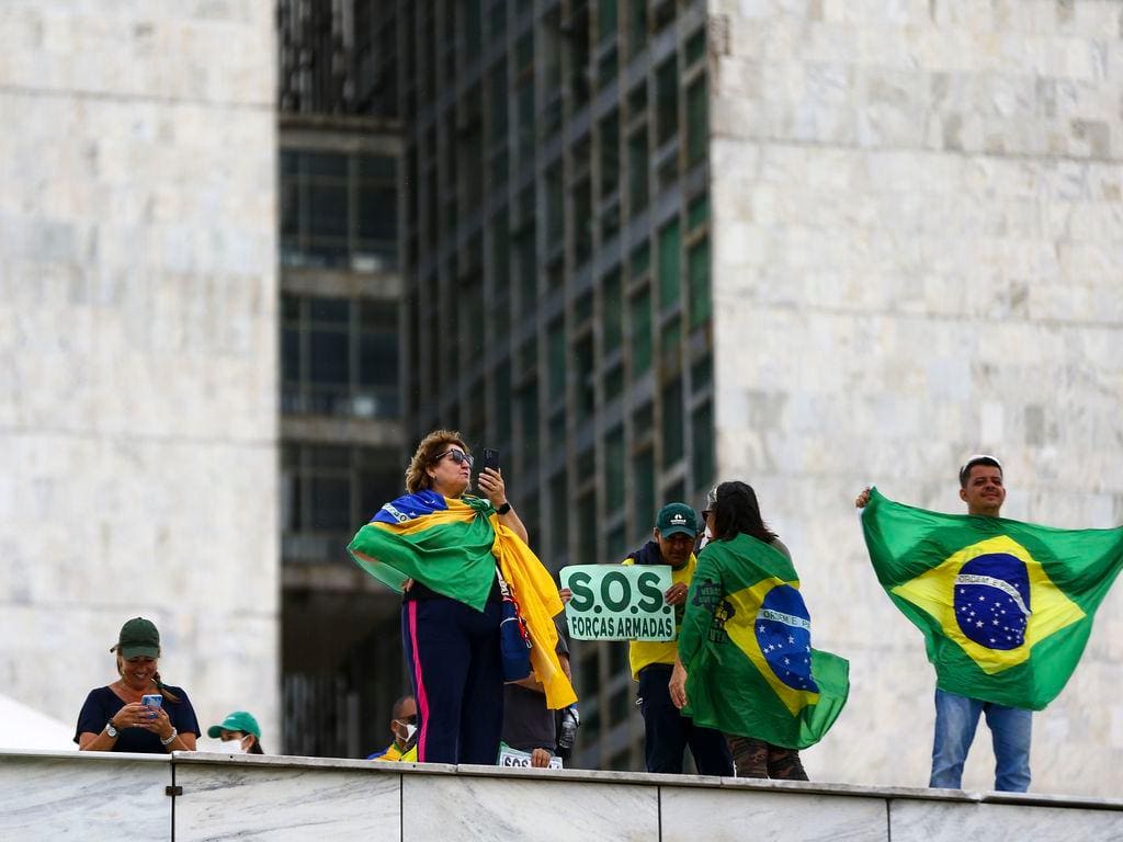 Bolsonaristas radicais não encontraram dificuldades para invadirem o STF, Congresso e Palácio do Palácio do Planalto em 8 de janeiro