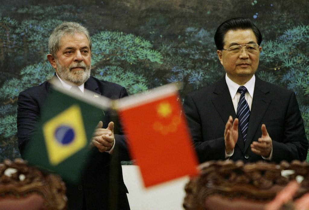 Em 2009, Lula se encontrou em Pequim com o então presidente chinês Hu Jintao