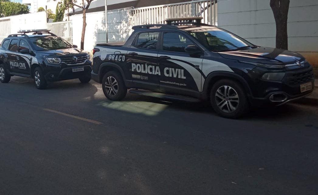 Viaturas da Polícia Civil