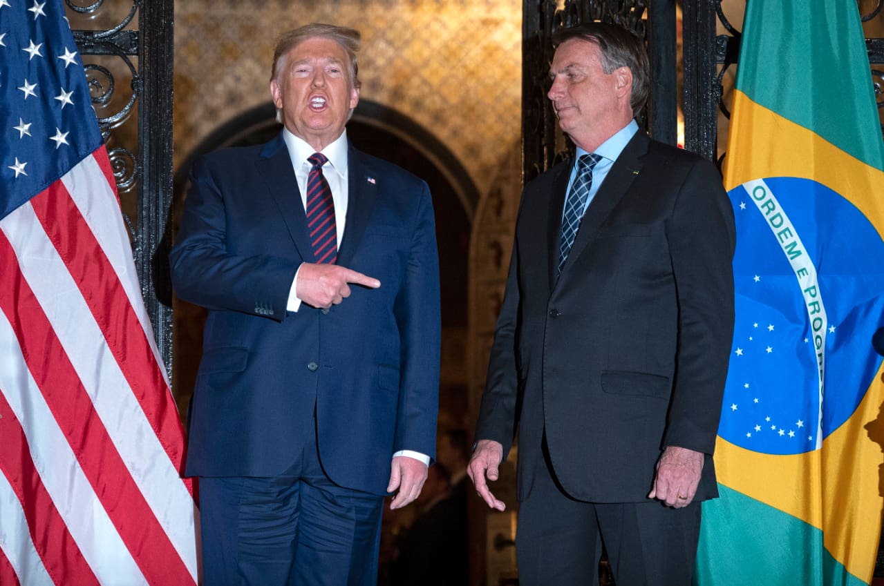 O ex-presidente Jair Bolsonaro solicitou ao STF a liberação do passaporte e autorização para viagem aos EUA para participar da posse de Donald Trump