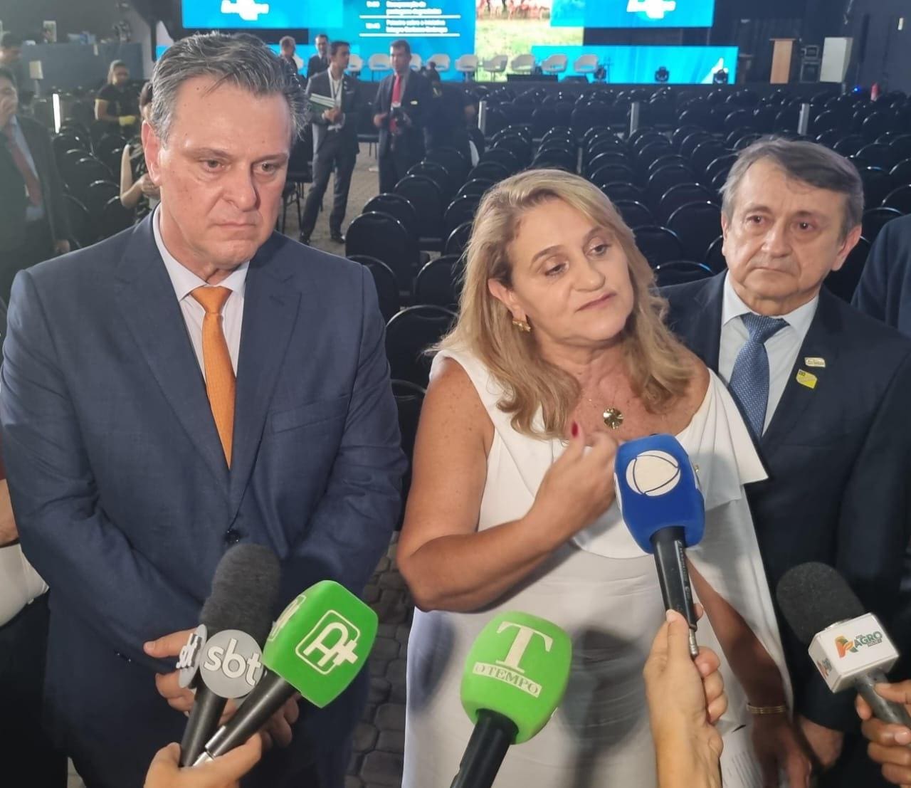Ministro de Agricultura e Pecuária, Carlos Fávaro, e a presidente da Embrapa, Silvia Massruhá.