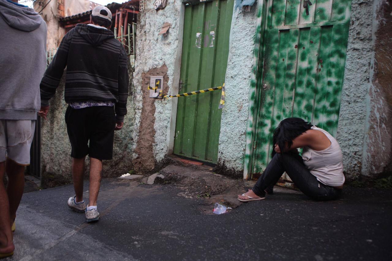 Coveiro mata 'amigo' que interferiu em briga de casal em BH