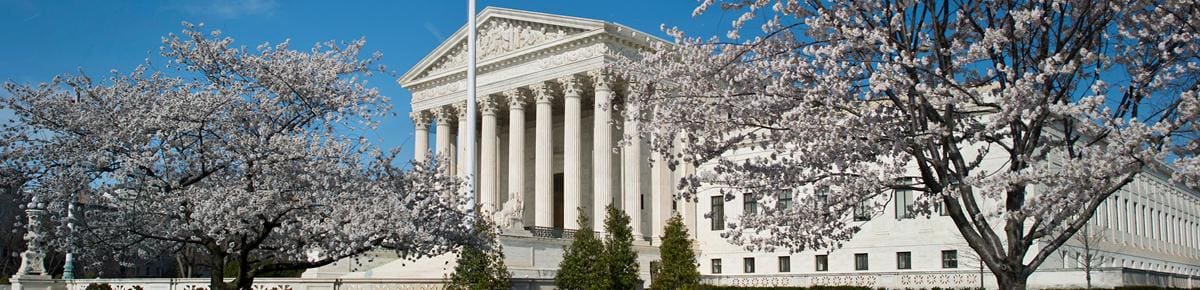 A Suprema Corte dos Estados Unidos pôs fim nesta sexta-feira (24) a uma sentença que por quase meio século garantia o direito das mulheres americanas ao aborto.