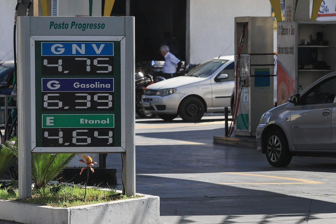 A maioria dos postos de combustíveis da capital pratica o mesmo preço
