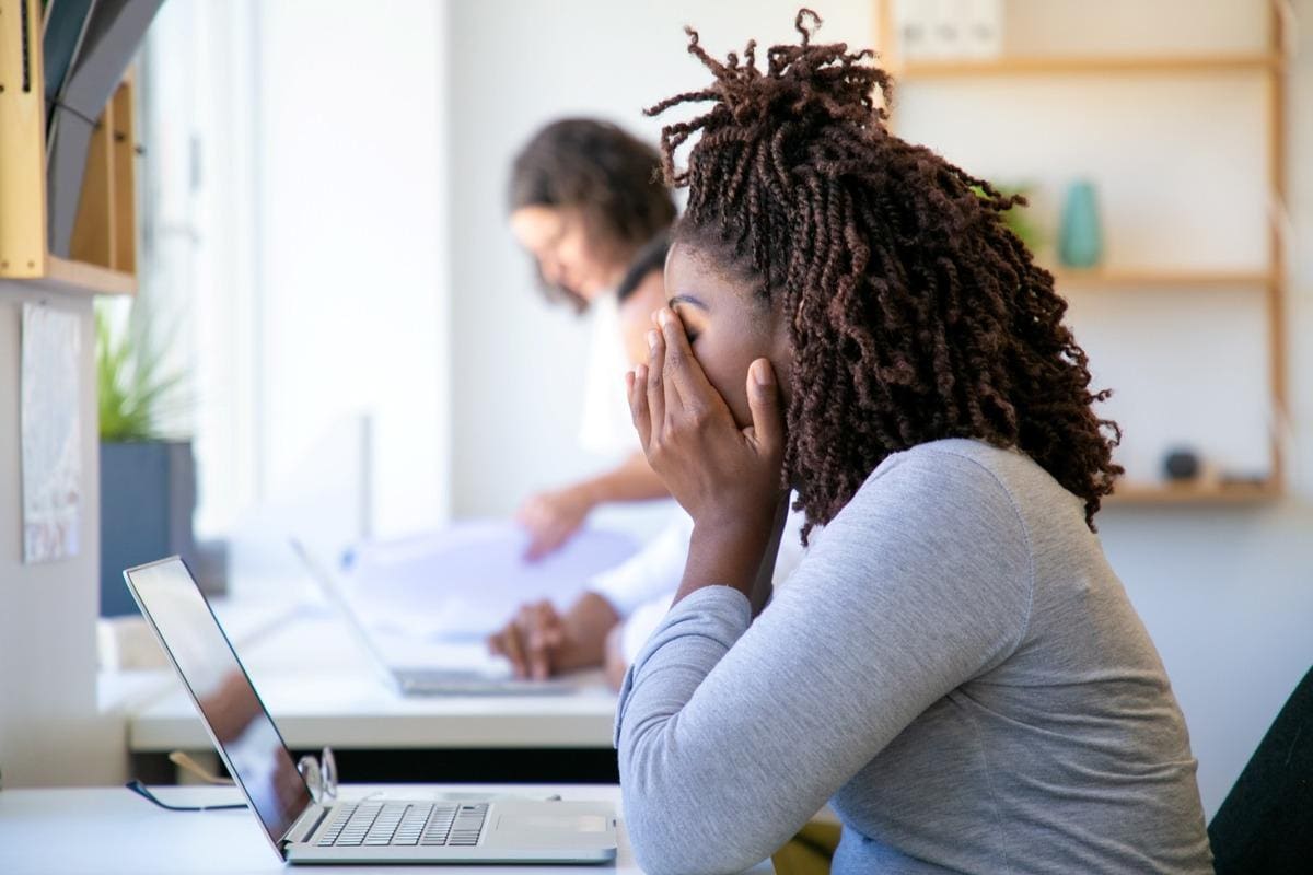 Jovens estressados