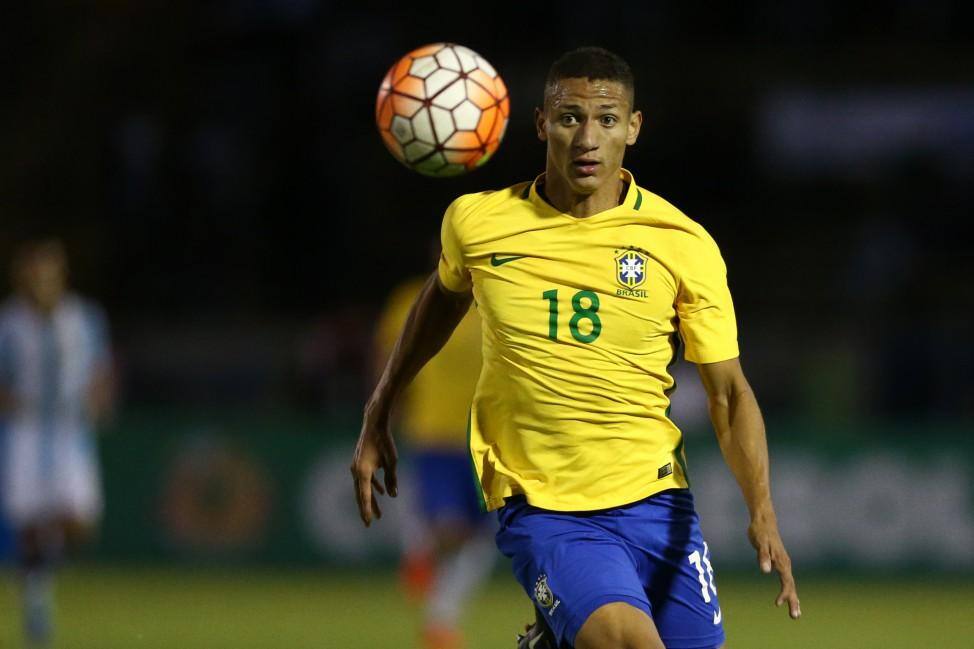 Richarlison vai defender a seleção brasileira nos jogos amistosos contra Uruguai e Camarões