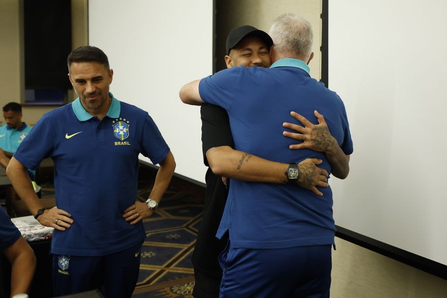 Neymar se encontrou com o técnico Dorival Júnior 