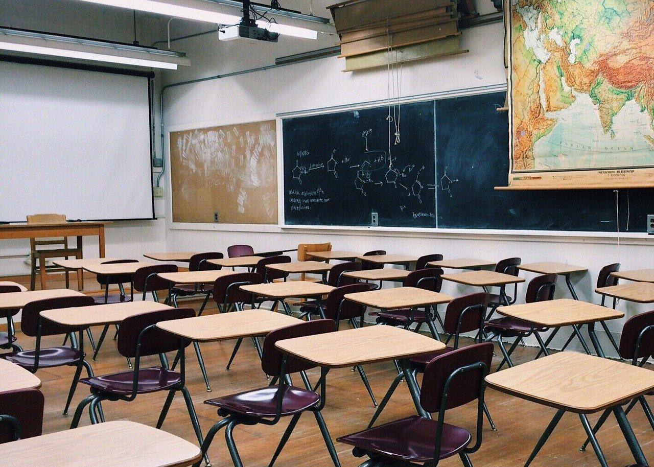 Escolas particulares estão com aulas suspensas por tempo indeterminado após decisão judicial