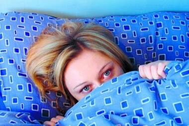 Inquietação.Uso do aparelho durante a noite de sono pode levar a pessoa a ficar pensando sobre o dia seguinte, desencadeando estresse