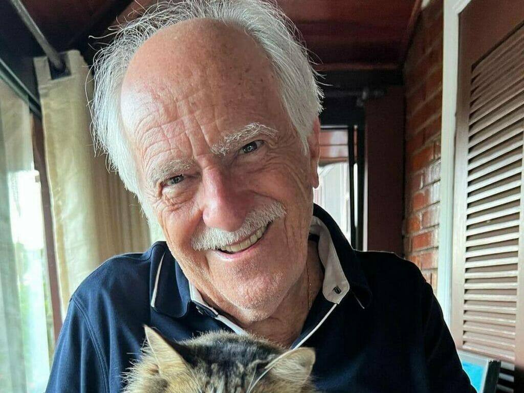 “Sofro um pouquinho”, diz Ary Fontoura sobre rever trabalhos na TV