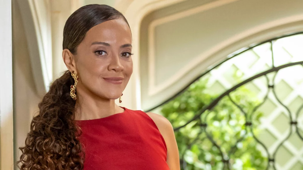 Aline Borges é Tânia em Dona de Mim