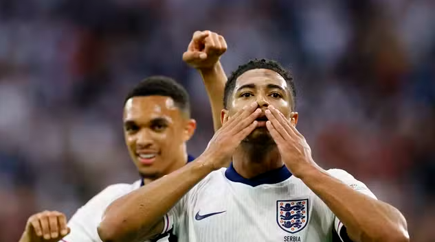 Inglaterra venceu a Sérvia e empatou com a Dinamarca
