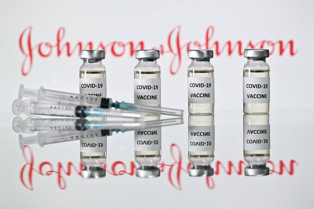 Vacina da Johnson & Johnson é eficaz contra casos graves de Covid, diz FDA