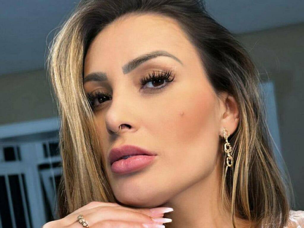 Andressa Urach vira de tema de estudo científico em universidade e reage na web