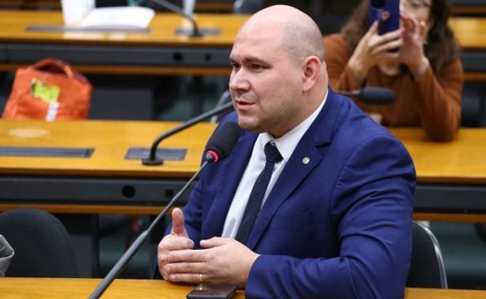 Deputado federal Abilio Brunini causa polêmica durante sessão da CPMI dos atos de 8 de janeiro