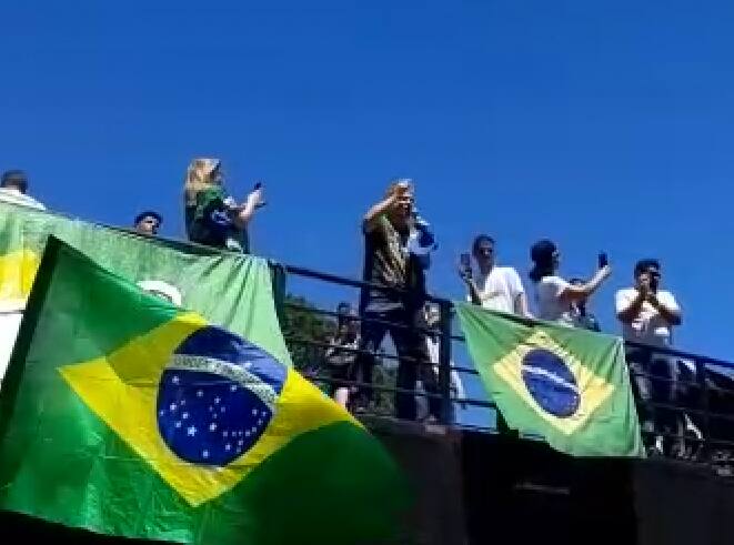 Deputado Estadual Coronel Sandro (PSL) durante fala em ato pró-governo Federal