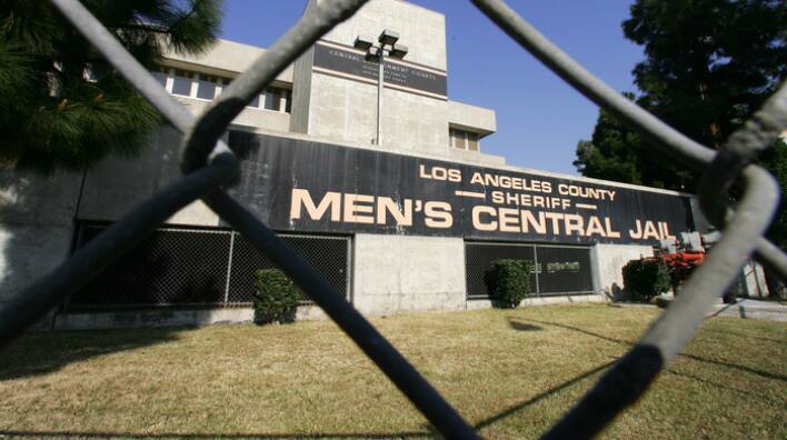 Presos de Los Angeles tentaram se infectar com coronavírus para serem libertados