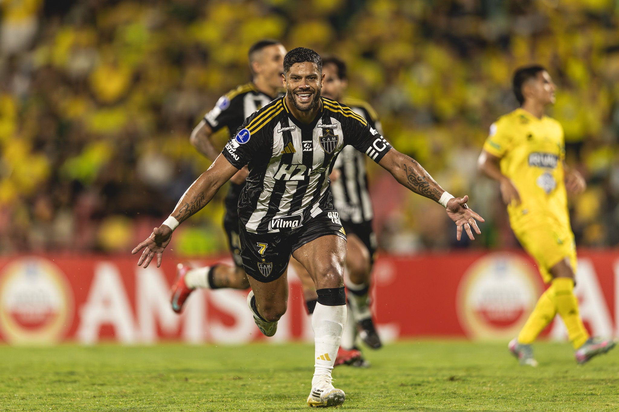 Hulk comemora gol pelo Atlético