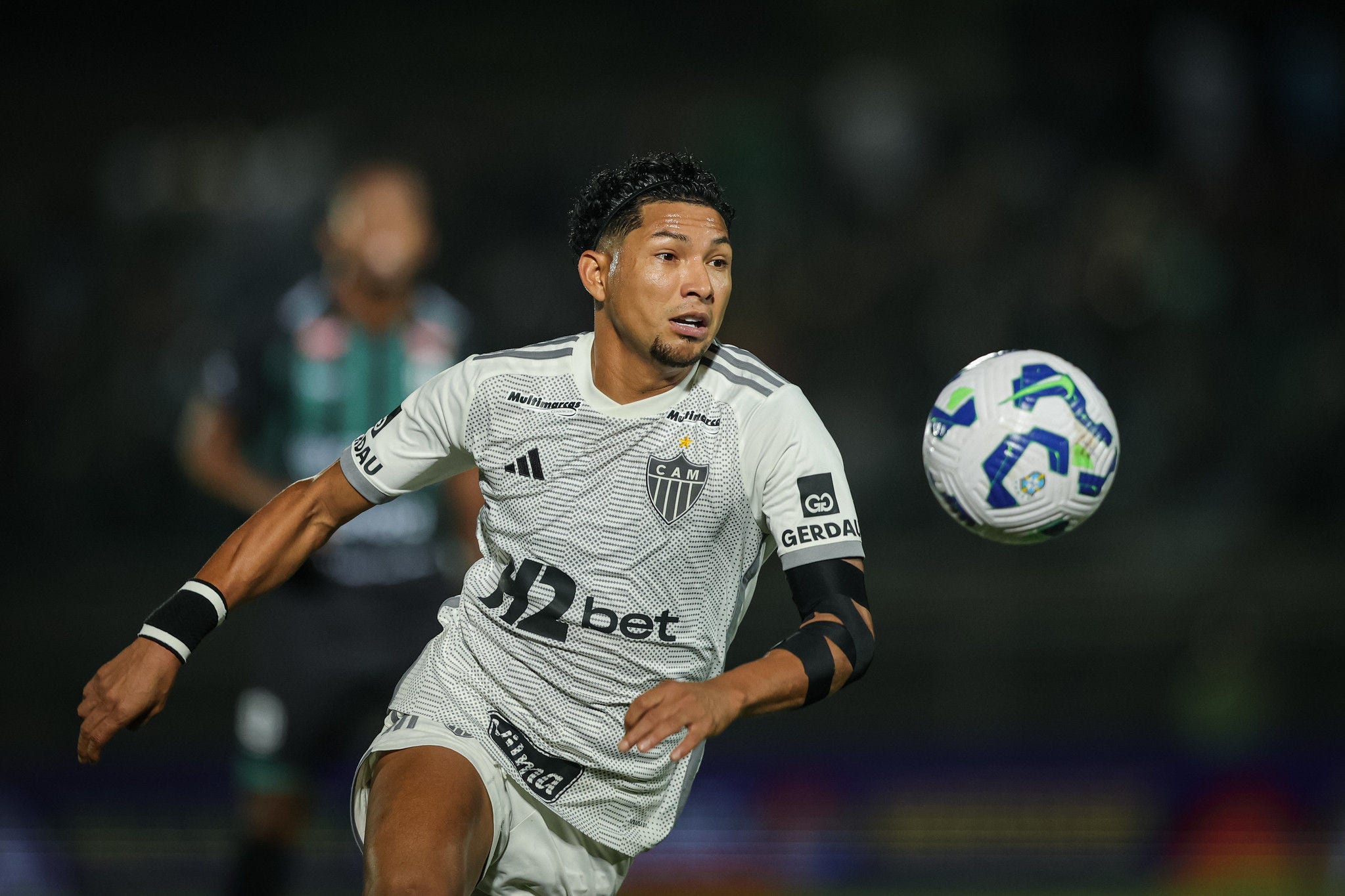 Galo não viveu bom momento em abril