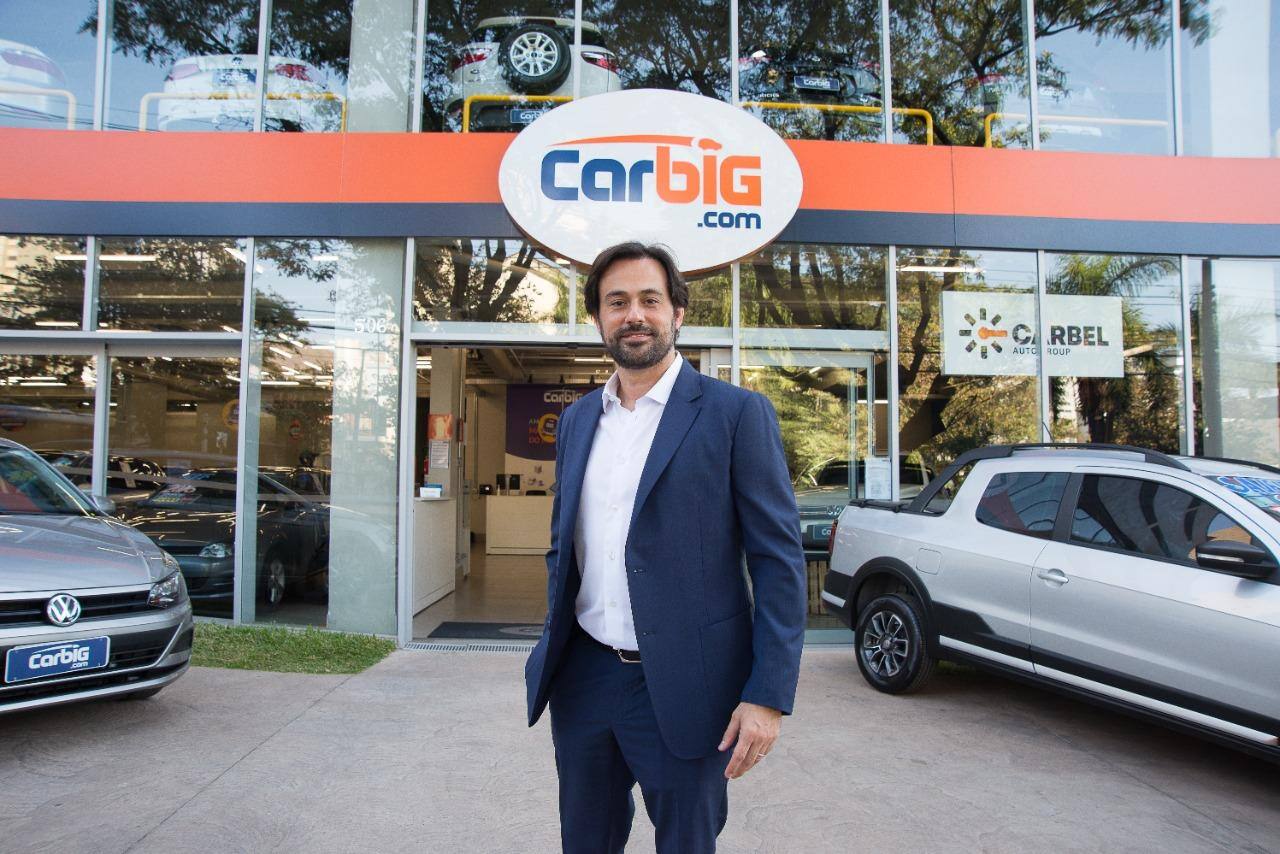 Pedro Pentagna, CEO do Carbel Auto Group, anuncia expansão da Carbig.com, que inaugura a loja de número 14, desta vez em Uberlândia