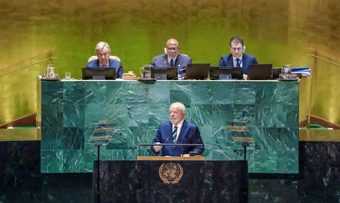 O presidente Luiz Inácio Lula da Silva ao abrir o debate geral de chefes de Estado da 78ª Assembleia Geral das Nações Unidas (ONU), em Nova York