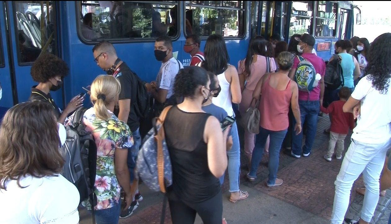 Ônibus lotados em Belo Horizonte