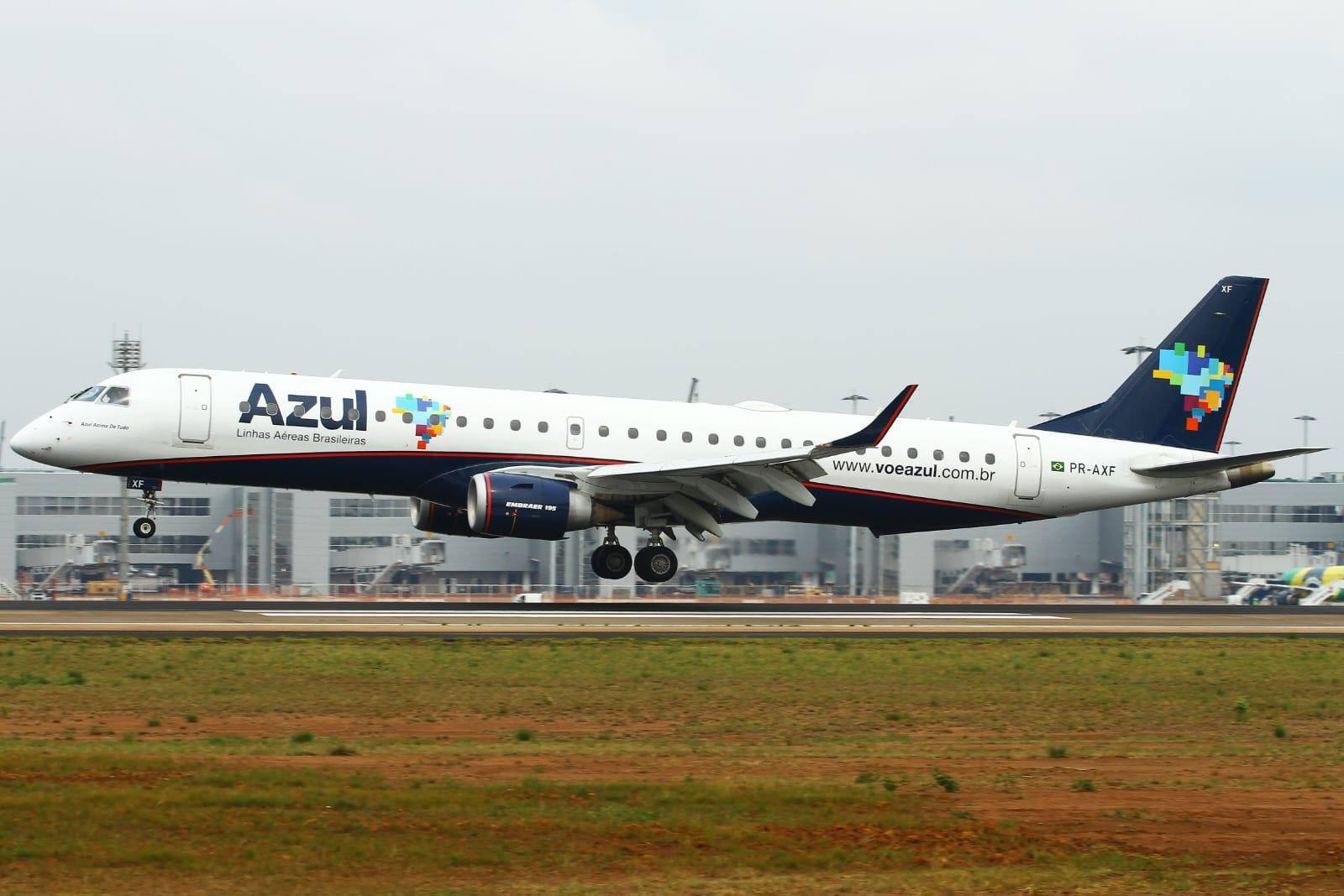 No mercado de aviação comercial, Azul se destaca pelos "snacks à vontade"