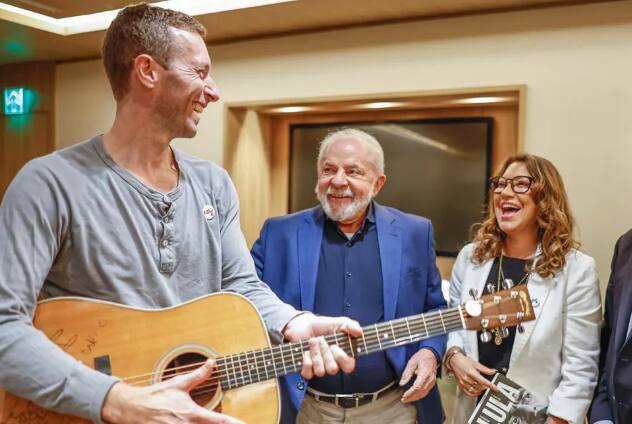 Lula encontrou-se com o vocalista do Coldplay durante turnê da banda no Brasil