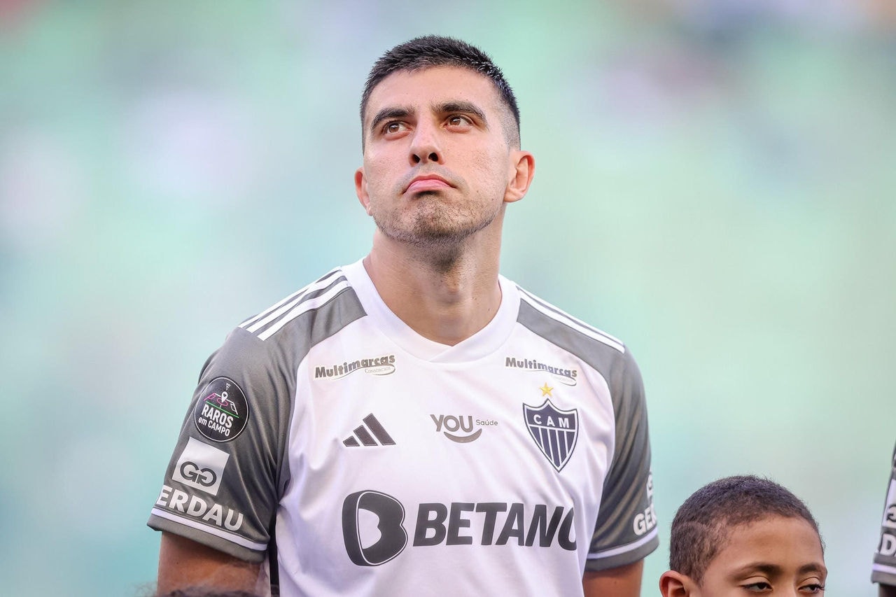 O argentino Battaglia recebeu o terceiro cartão amarelo na partida contra o São Paulo