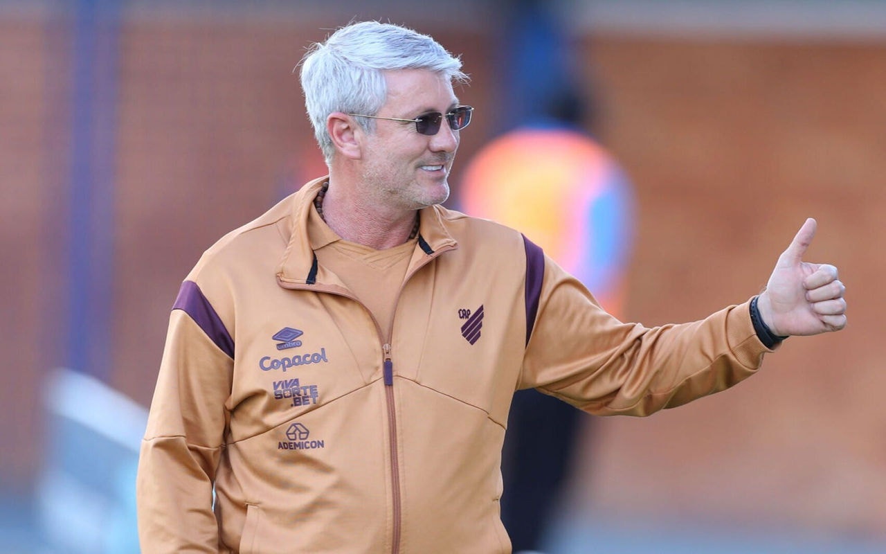 Odair Hellmann fará o quinto jogo pelo Athletico no Atletiba. Foto: José Tramontin/Athletico