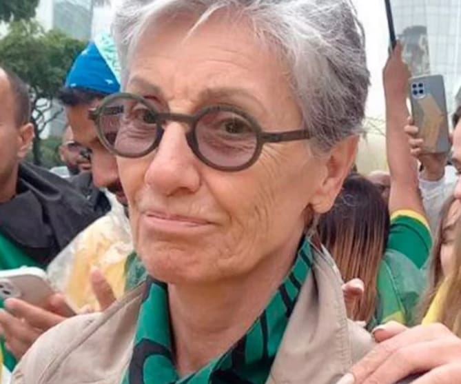 Atriz Cássia Kis