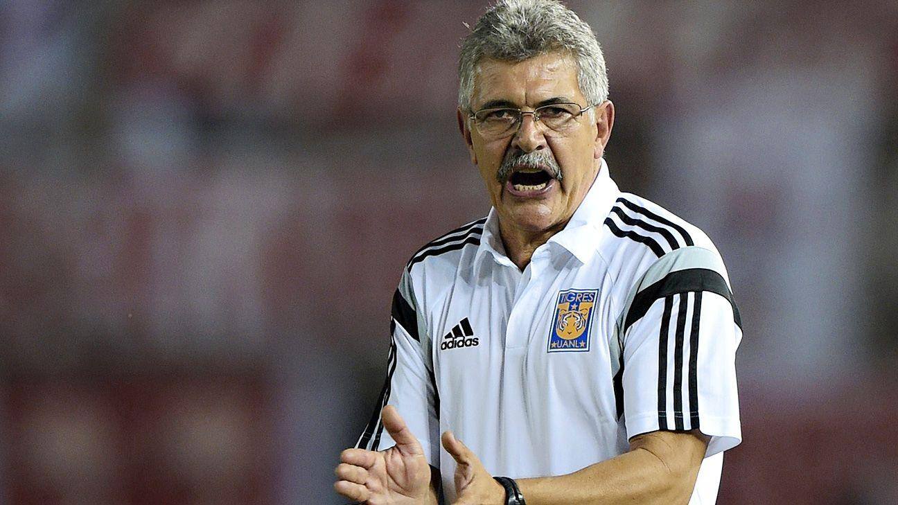 Ricardo Ferretti acertou como técnico interino da seleção mexicana