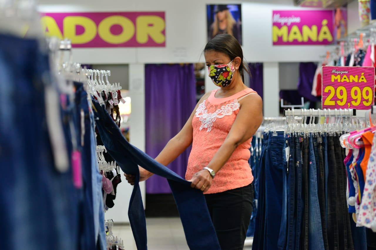 Movimentação na região do Barreiro e no Via Shopping - reabertura do comércio em BH